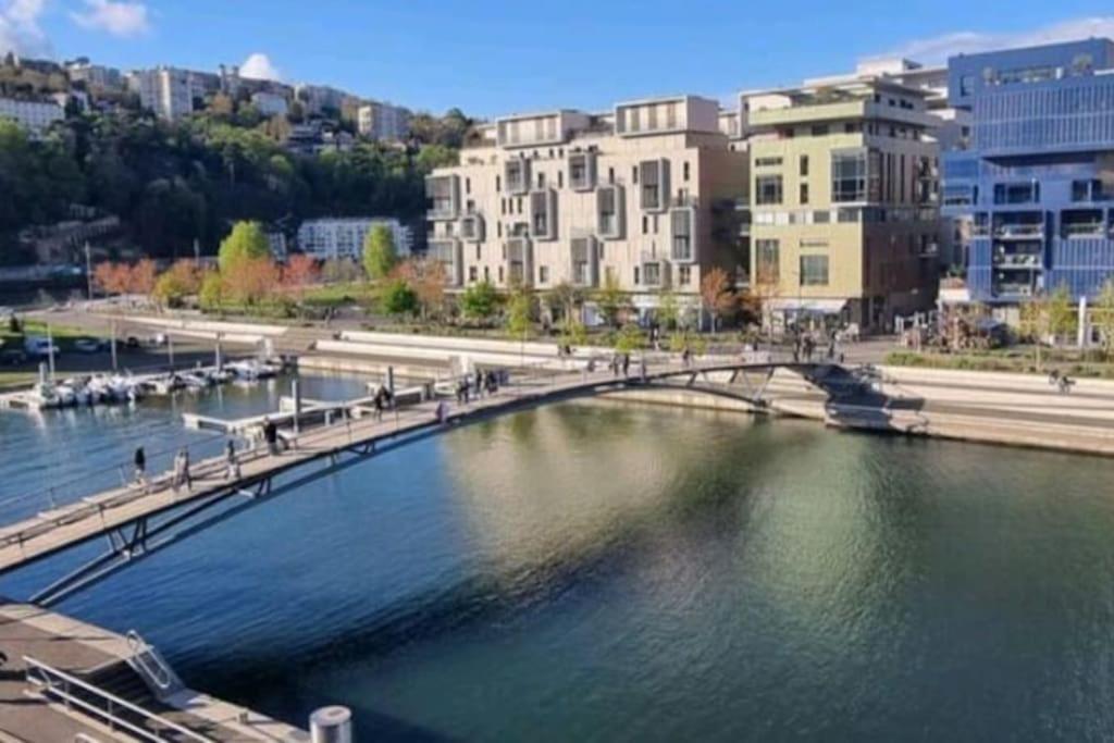 Appartement Dans Peniche Atypique Et Idyllique A Confluence 里昂 外观 照片